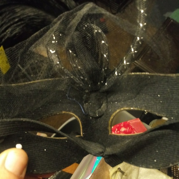 👁 Vintage Styled Veiled Masquerade Mask - Picture 6 of 6